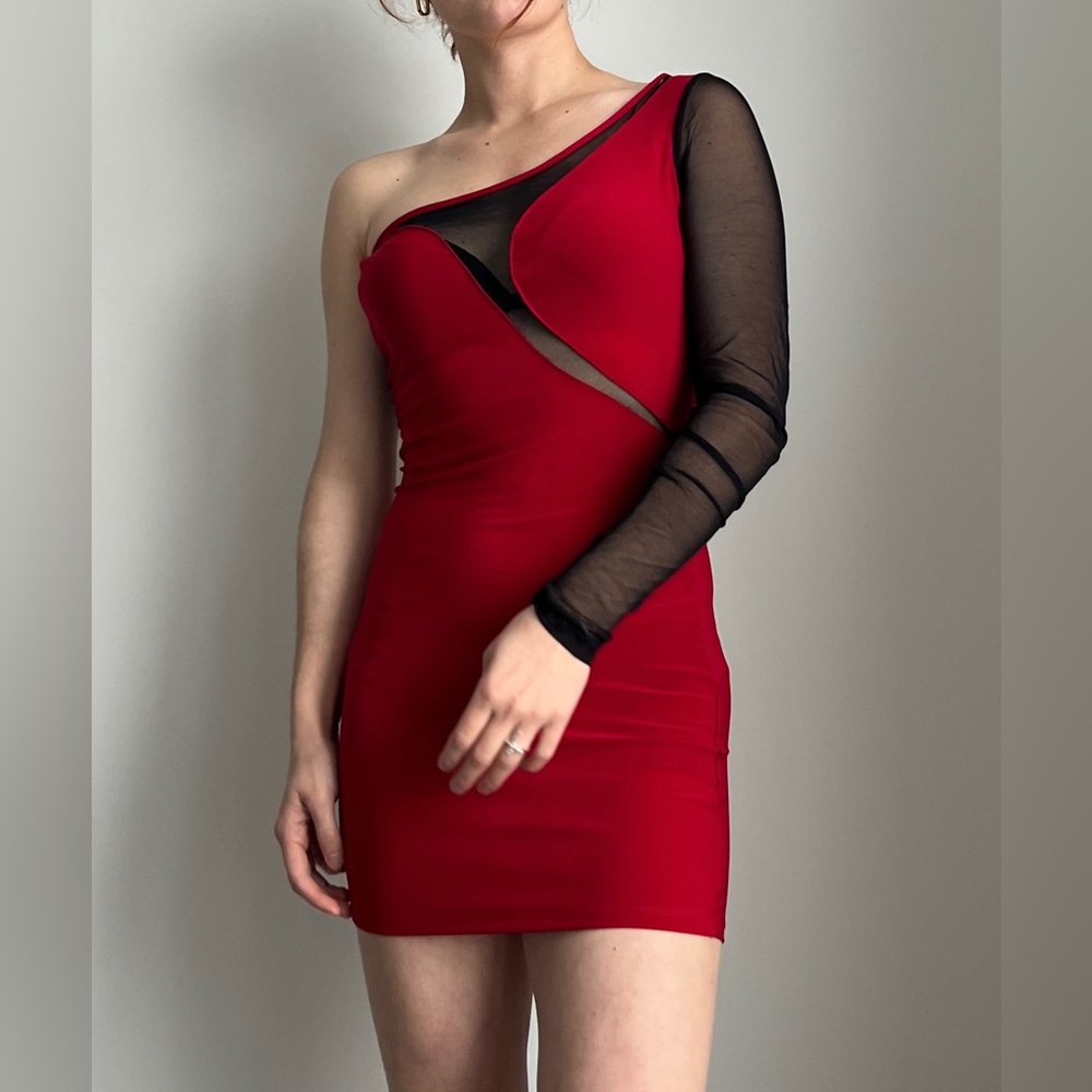 One shoulder red dress